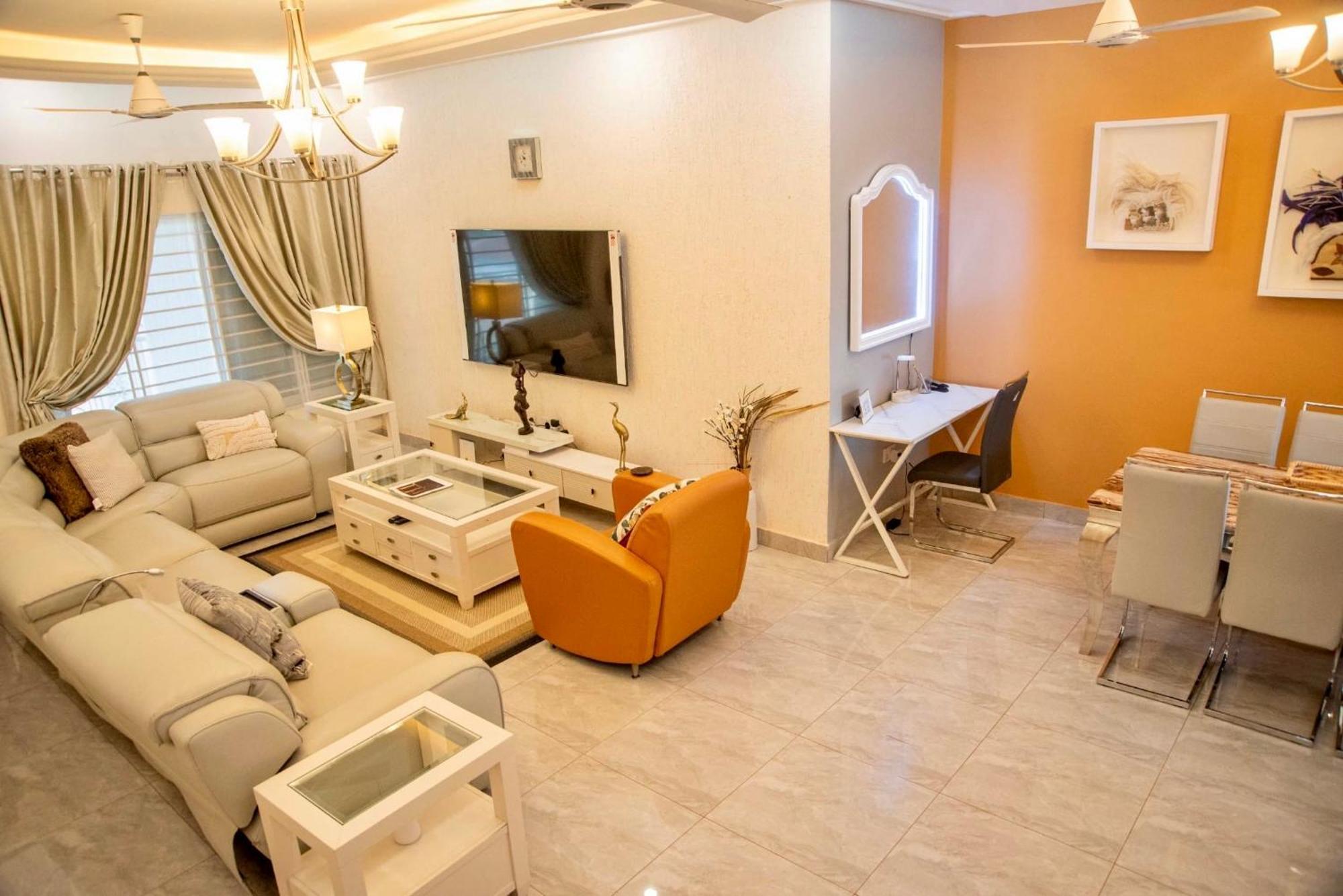 Seyramz Palace - Free Airport Pick Up - High Speed Starlink Wifi - Car Rental تامالي المظهر الخارجي الصورة